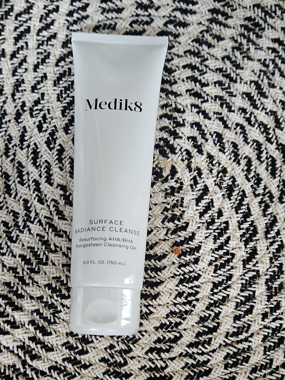 Medik8 Surface Radiance Cleanse — White Resurfacing Cleansing Gel